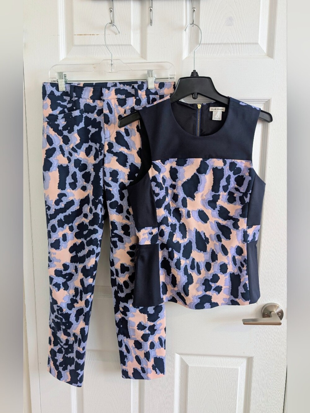 Club Monaco Matching Set Peplum Top Sz 4 Crop Pants Sz 2 Abstract Animal Print